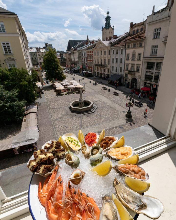 Oysters & Bubbles Gastro Hotel. Rynok Square Lviv Kültér fotó
